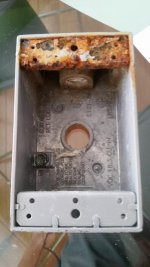 oldbox1.jpg