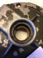 oil reservoir cover showing seal.jpg