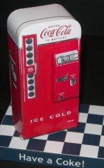 vendo v81 - coke machine - paperdiorama.com-09255604a2da4eca0.jpg