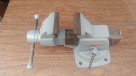 Craftsman 4 in Swivel Base Vise.jpg