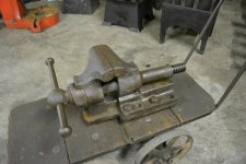 Hybrid bench vise post vise 3.jpg