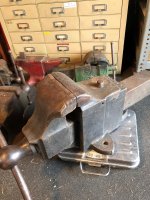 Prentiss #5 145 pound swivel jaw stationary vise (2).jpg