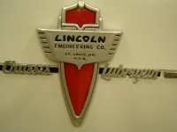 lincoln lube cabinet 004.jpg