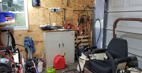 garage_workbench_lawn_01.jpg
