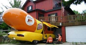 Oscar-Mayer-Wienermobile-Crashes-into-House1.jpg