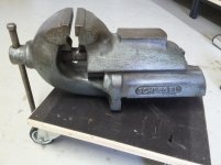 Gepflegter-großer-und-massiver-Schraubstock-150mm-mit-Amboss.jpg