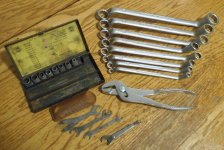 Walden Worcester 39120-20 9.32 SAE socket set - Wilde 8N pliers - Bridgeport Radio Lectric wrenc.jpg