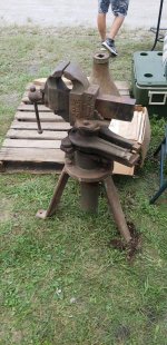 Chas Parker Vise Stand-1.jpg