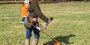 Stihl FS 130.jpg