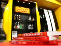 dgml113_ss1-Guy-Fieri-books_s4x3_lg.jpg