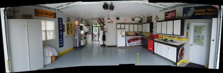 01-Dads Garage-Panoramic-01.JPG