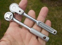 Indestro 2875 and 6070 1.4 drive ratchet 01.jpg Indestro 2875 and 6070 1.4 drive ratchet 01.jpg