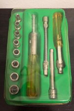 Oxwall 12-pc SAE socket set (Ebay 273075578205 01).jpg Oxwall 12-pc SAE socket set (Ebay 273075578205 01).jpg