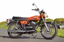 Yamaha RD350 Right View.jpg
