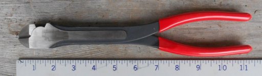 Tekton 34025 11-inch diagonal cutter pliers 02.jpg Tekton 34025 11-inch diagonal cutter pliers 02.jpg