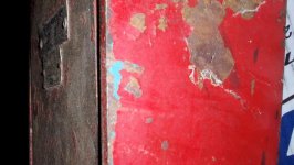 green under red on floor jack.jpg