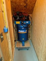 Air_compressor_in_closet.jpg