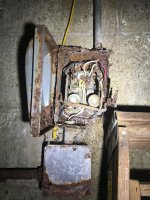 7 - Old Fuse Box.jpg